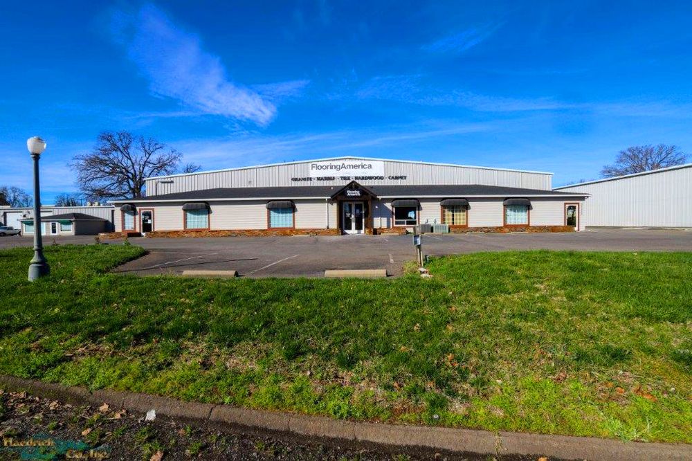 20250 Skypark Dr, Redding, CA 96002
